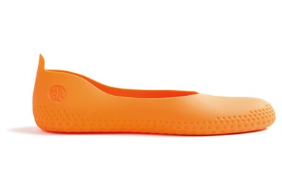 sur chaussure orange